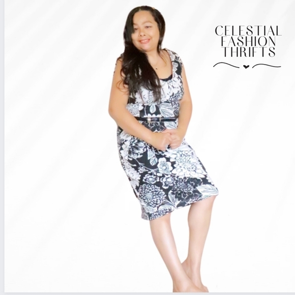 George Dresses & Skirts - GEORGE WOMENS MEDIUM MIDI DRESS BLACK. & WHITE FLORAL WIITH BUCKLE